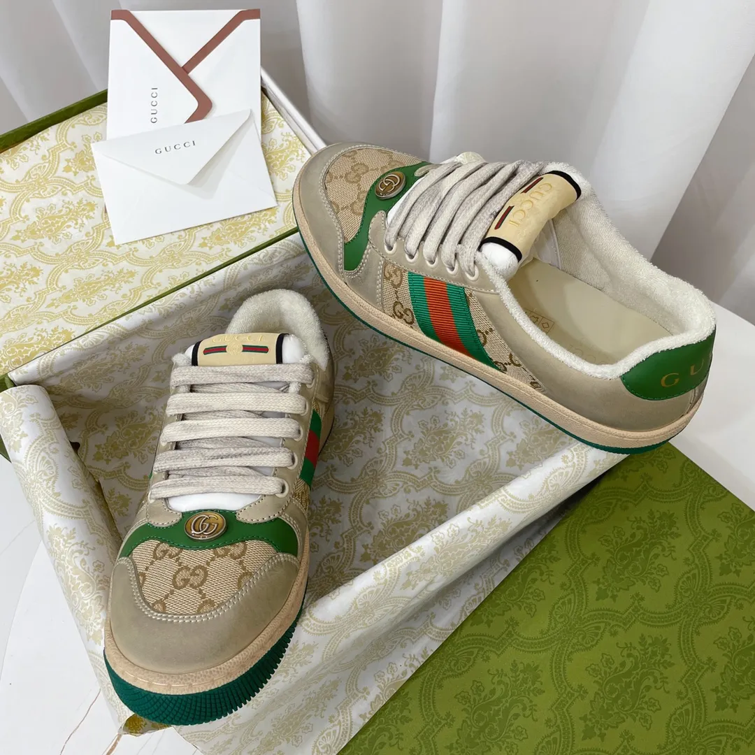 👟👟Ex-factory price 480👟👟Gucci~~GG color rubbed old couple style small dirty shoes casual shoes... Z👟👟Ex-factory price developed pure original version; original molded cherry crystal pendant; metal double G crystal cylindrical mark; Gucci original pattern webbing; The upper is made of polished cowhide and classic double G fabric. The leather incision is fully oiled and sealed. The original terry cloth is delicate, soft and more comfortable and breathable. The foot pad is integrated with latex injection molding. Privately stamped two-color original T👟👟Ex-factory price U outsole (lower layer is wider, upper layer is narrower) Couple style 35-40/39-44 (34 45 custom code is non-returnable) 🎁Supporting packaging